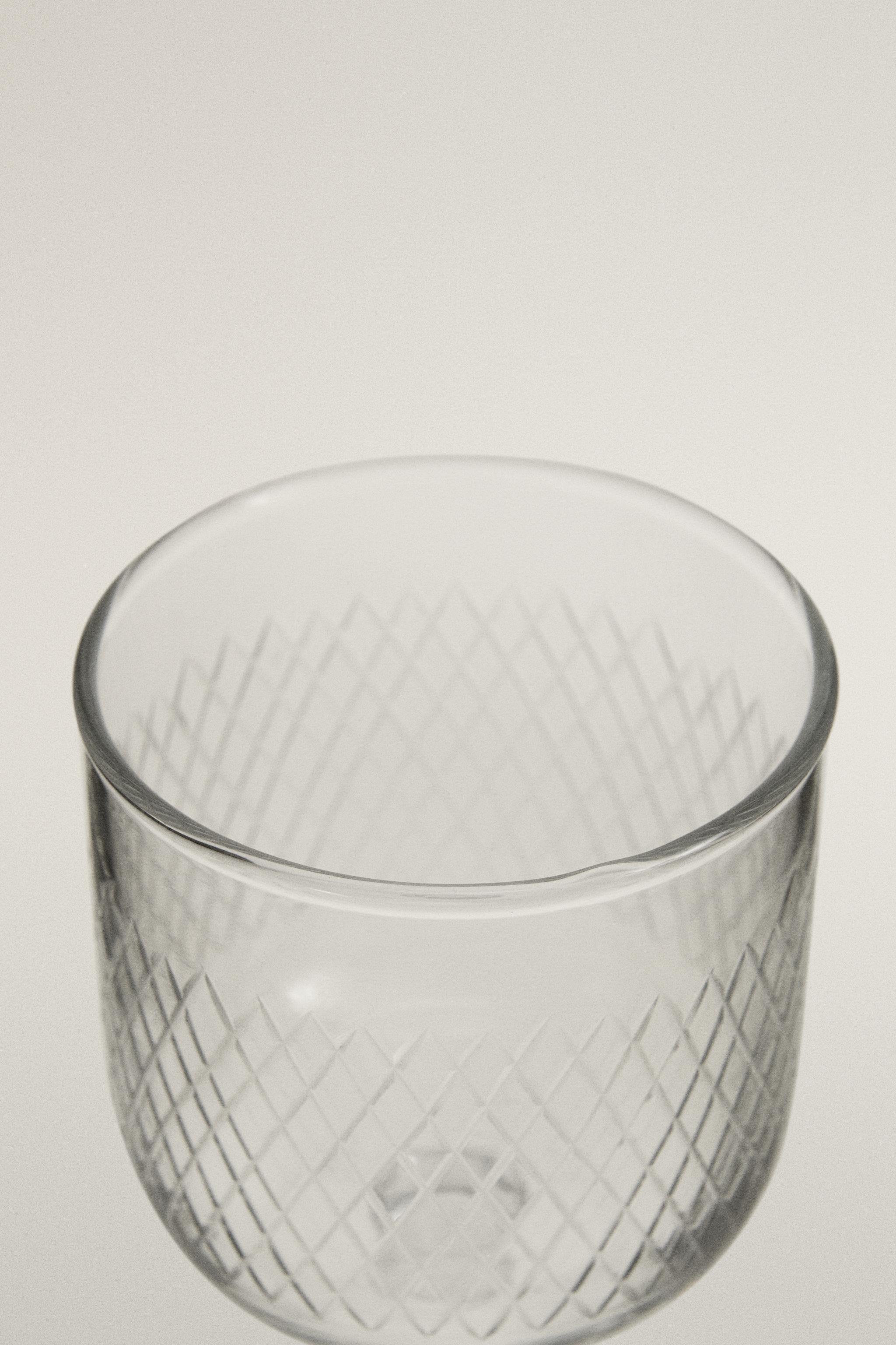 VERRE À PIED EN VERRE TAILLÉ